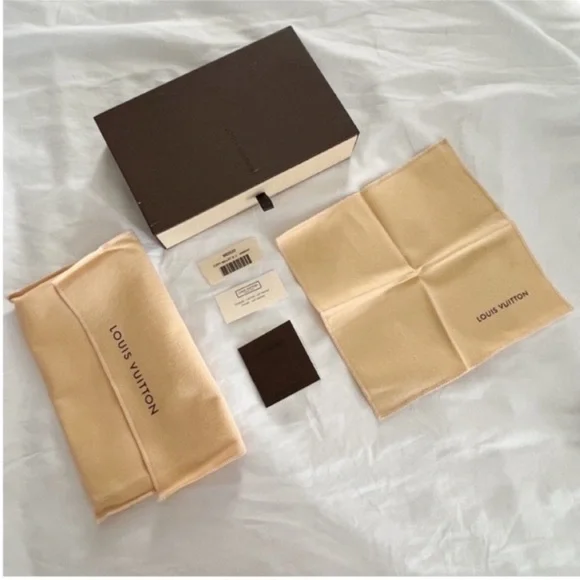 NWT Louis Vuitton Zippy Wallet Monogram Vernis, Amarante - Picture 9 of 15